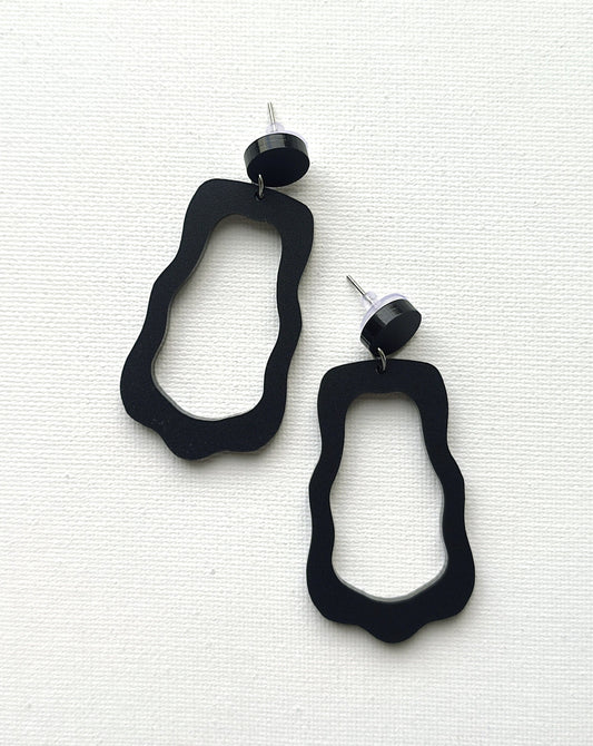 Black SNOWY earrings