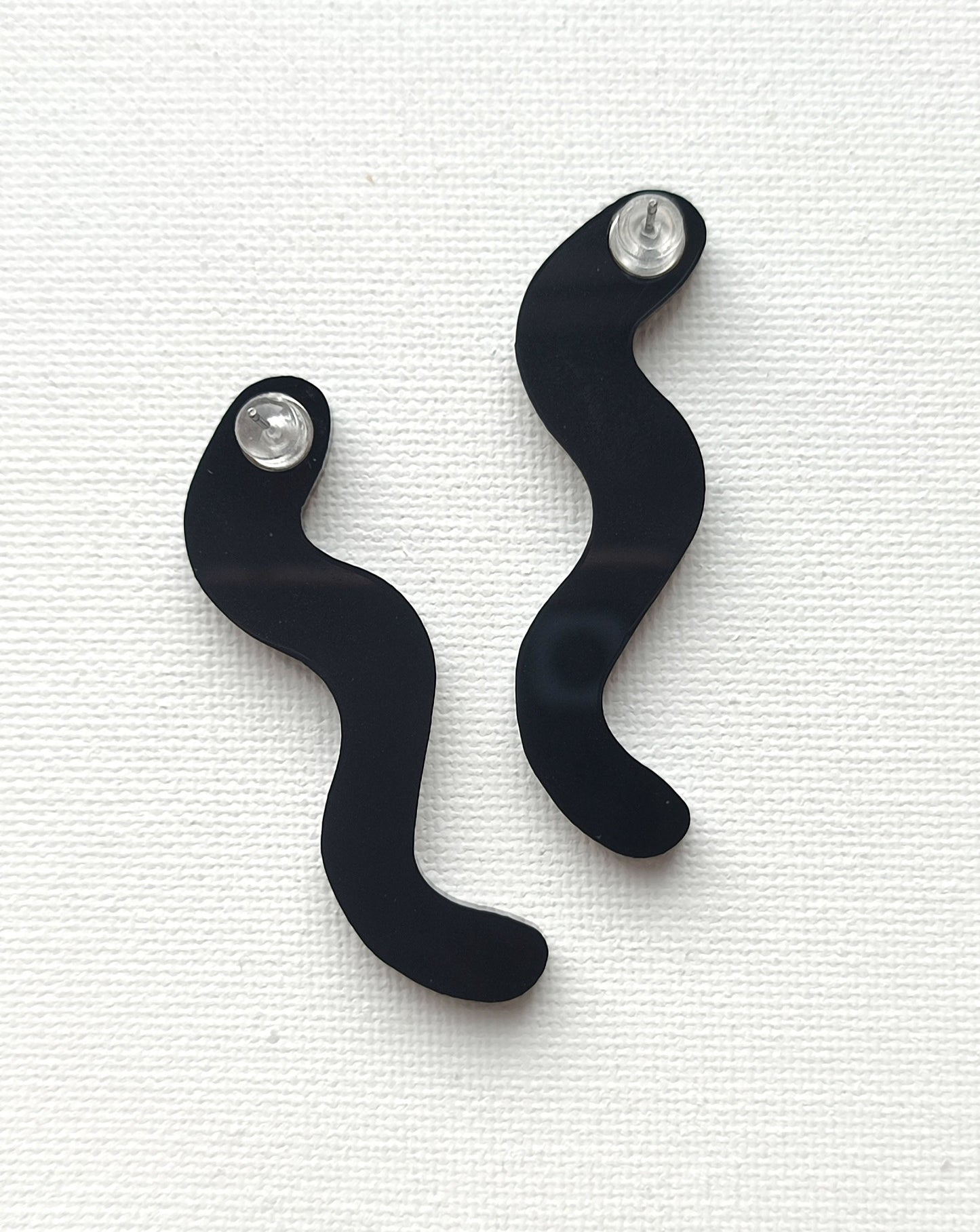 Black WINDY earrings